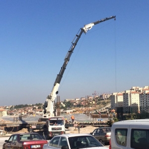 80 Tonluk Vinç İle Kolon Dikilmesi 24
